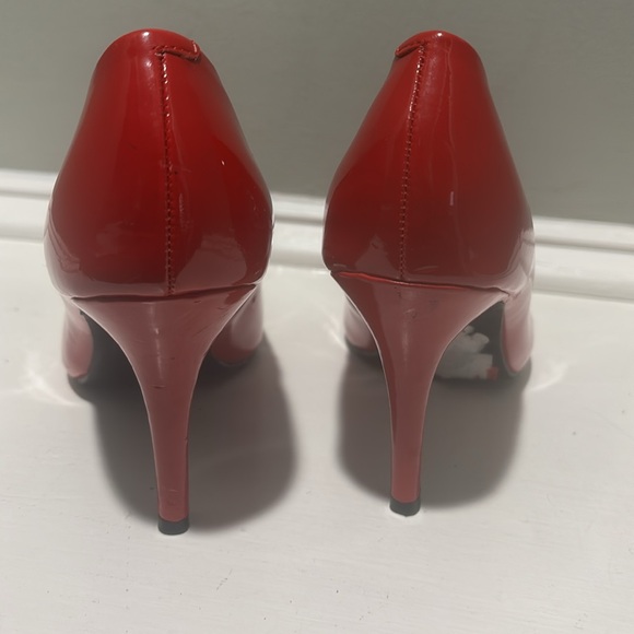 Nine West Red Roundtoe Patent Leather Pumps-size 8.5 - Picture 5 of 9